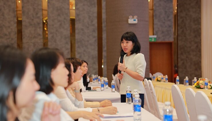 Chuyên gia giải đáp về chính sách nữ tại Hội nghị tập huấn công tác nữ năm 2024 của Công đoàn Dầu khí Việt Nam. Ảnh: CĐDK