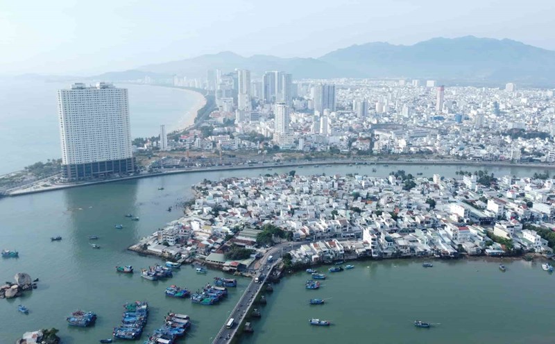 Many prime lands in Nha Trang cannot be auctioned yet because they are waiting for zoning plans. Photo: Huu Long