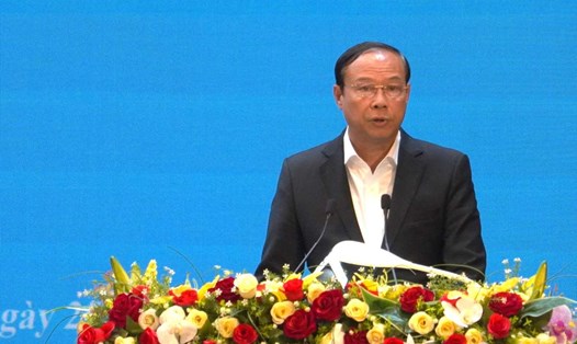 Ông Nguyễn Văn Thọ - Chủ tịch UBND tỉnh - phát biểu khai mạc hội nghị đối thoại với doanh nghiệp, nhà đầu tư. Ảnh: Thành An