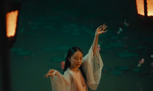 Cảnh quay của Rima Thanh Vy trong phim "Cám". Ảnh: NSX