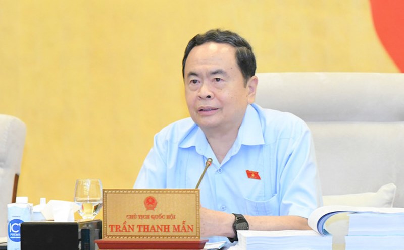 Politburo member and National Assembly Chairman Tran Thanh Man speaks at the meeting. Photo: Lam Hien