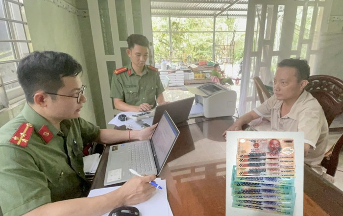 Trương Hoàng Ân - đối tượng chủ mưu cầm đầu đường dây tàng trữ, lưu hành tiền giả - vừa bị Công an tỉnh Tuyên Quang triệt phá. Ảnh: Công an Tuyên Quang