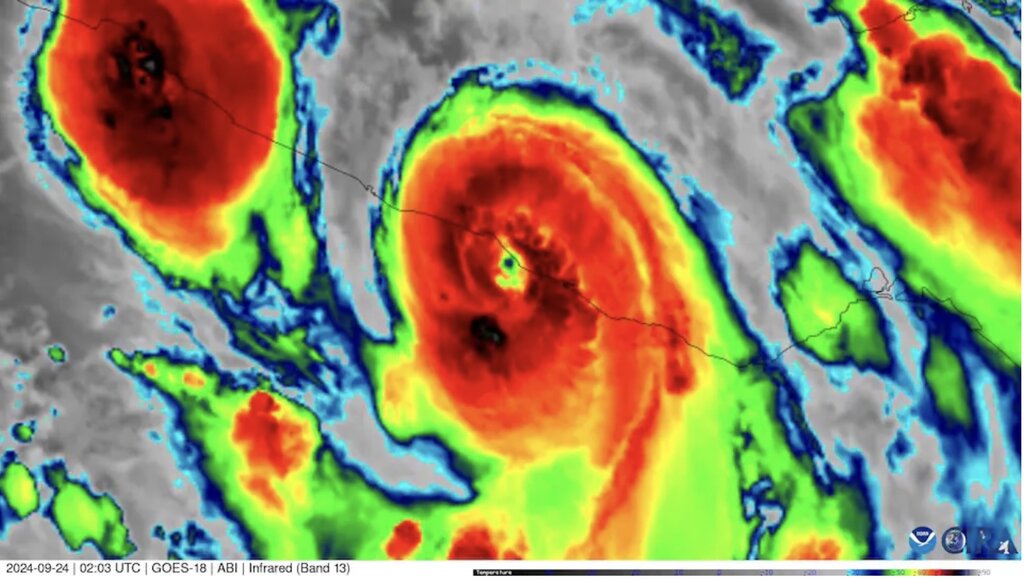 Bão John đổ bộ Mexico ở cường độ của bão cấp 3. Ảnh: NOAA