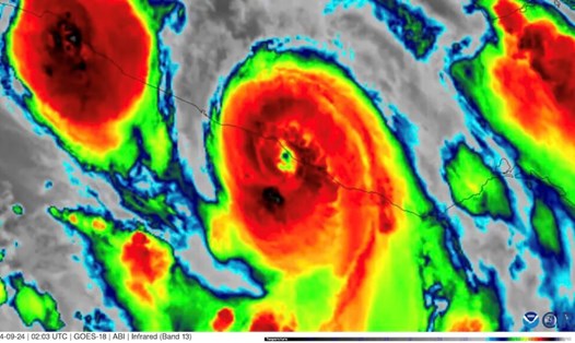 Bão John đổ bộ Mexico ở cường độ của bão cấp 3. Ảnh: NOAA