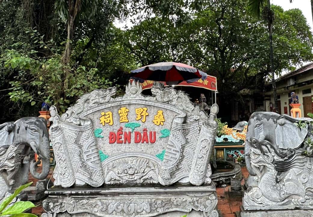 Hiện tại, công tác quản lý, thu chi tiền công đức tại đền Dâu và đền Quán Cháo trên địa bàn thành phố Tam Điệp (Ninh Bình) đang tồn tại nhiều hạn chế, thiếu minh bạch, gây bức xúc trong dư luận. Ảnh: Nguyễn Trường