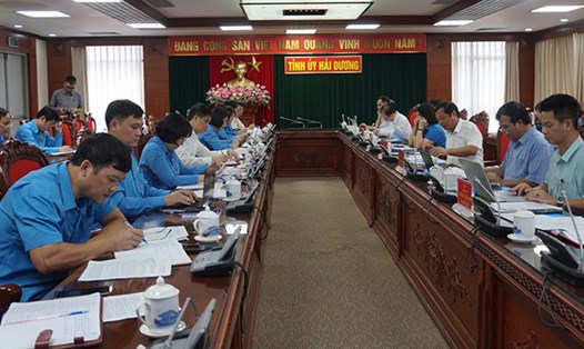 Quang cảnh buổi làm việc giữa Tổng LĐLĐVN và Tỉnh ủy Hải Dương ngày 25.9. Ảnh: Công Hòa