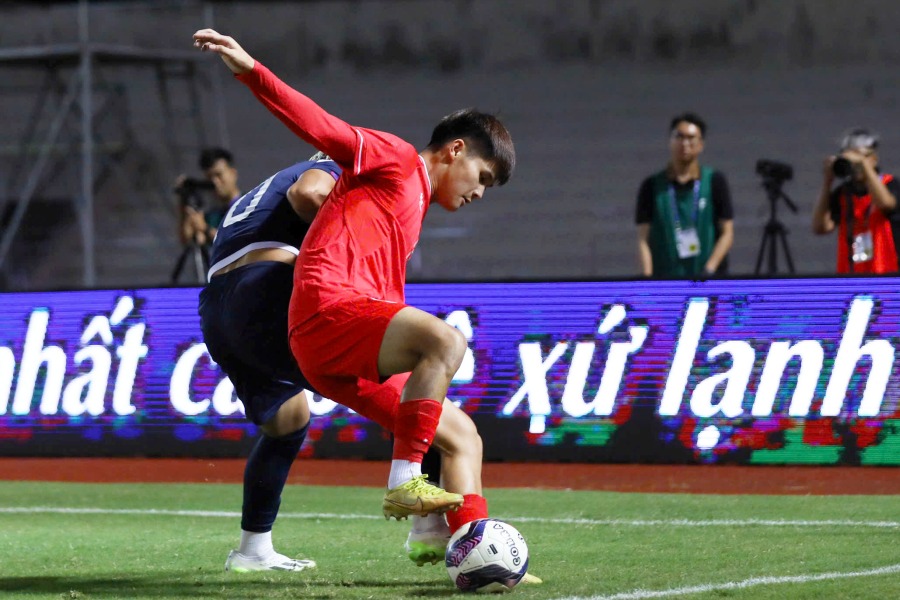 U20 Viet Nam chua tan dung duoc co hoi de ghi ban. Anh: Minh Dan