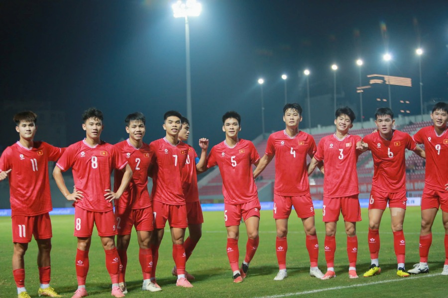 U20 Viet Nam dan 2-0 o hiep 1. Anh: Minh Dan