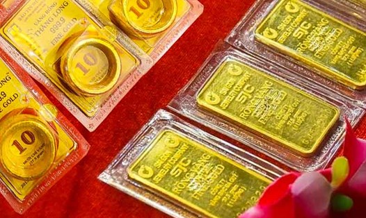 Giá vàng nhẫn tròn trơn 9999 sắp đuổi kịp giá vàng miếng SJC. Ảnh minh họa: Phan Anh