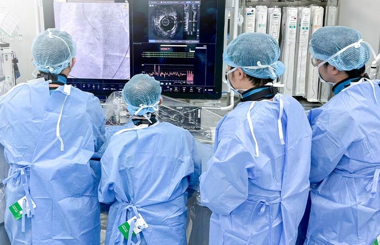 Interventionist inserts an emergency stent for a patient with a heart attack. Photo: BVCC