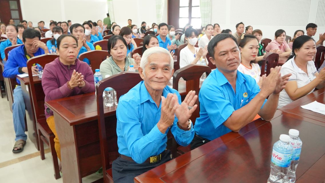 Cu tri tai Hau Giang. Anh: Ta Quang