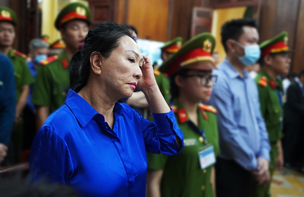 Bị cáo Trương Mỹ Lan bên trong phòng xử án tại TAND TPHCM. Ảnh: Anh Tú