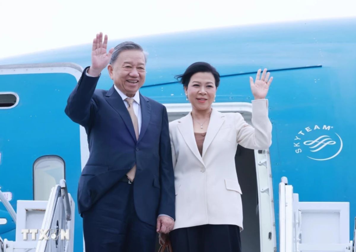 Tổng Bí thư, Chủ tịch nước Tô Lâm và Phu nhân tại sân bay quốc tế John F. Kennedy ở thành phố New York, Mỹ. Ảnh: TTXVN