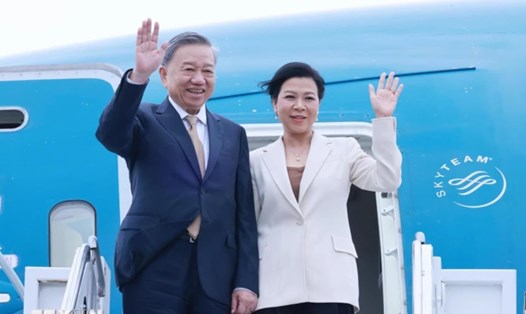 Tổng Bí thư, Chủ tịch nước Tô Lâm và Phu nhân tại sân bay quốc tế John F. Kennedy ở thành phố New York, Mỹ. Ảnh: TTXVN