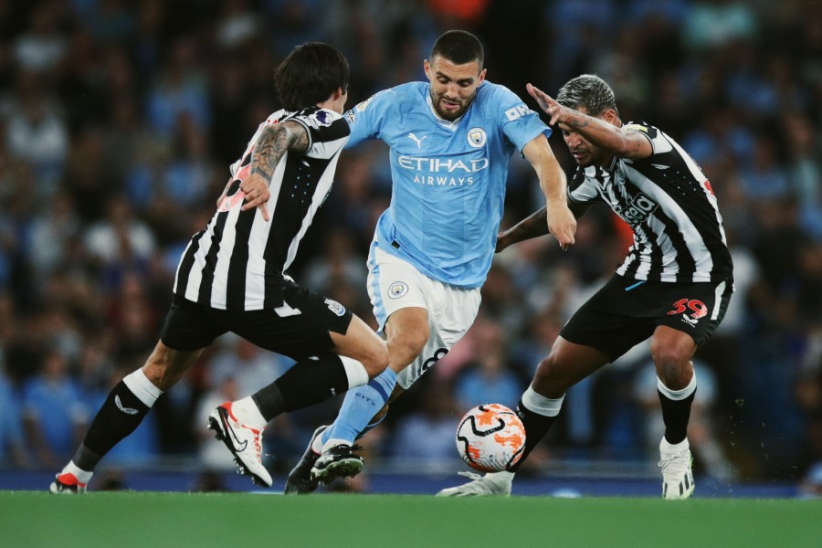 Mateo Kovacic co kha nang keo bong len nhung phan phoi khong du tot. Anh: Man City