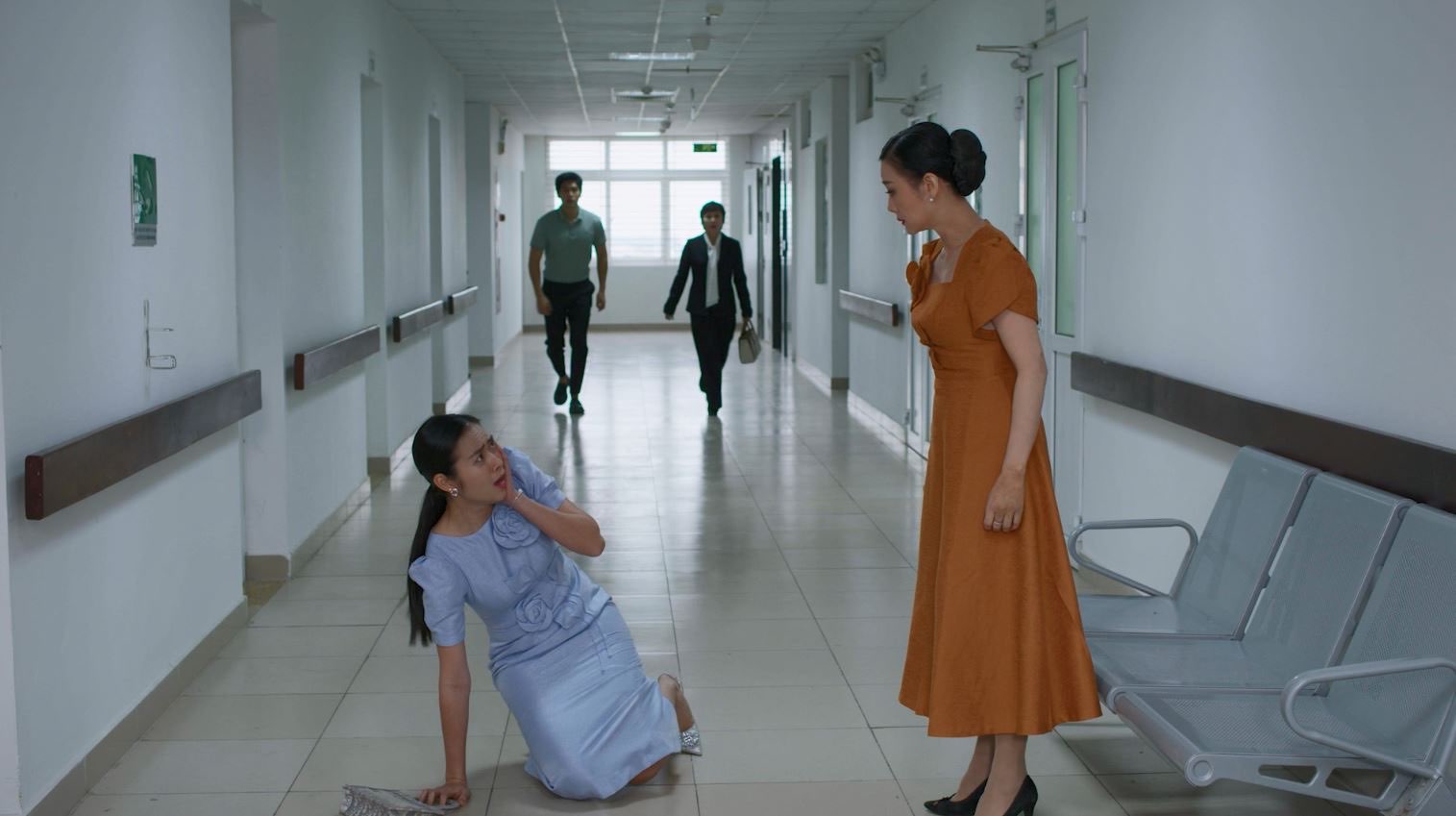 Cảnh NSƯT Mỹ Duyên tát Diệp Bảo Ngọc. Ảnh: NSX