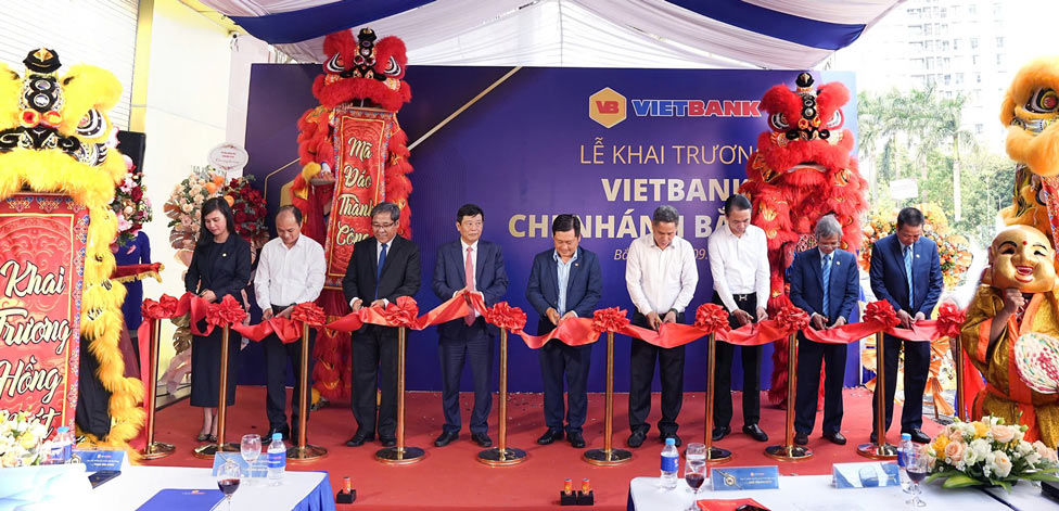 Vietnam Thuong Tin Commercial Joint Stock Bank (Vietbank) held the opening ceremony of its 120th transaction point: Vietbank Bac Ninh Branch. Photo: Le Linh