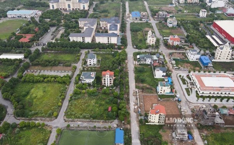 The press works in the contest focus on communicating the process of building and implementing mechanisms, policies and laws on natural resources and environment. Photo: Phan Anh