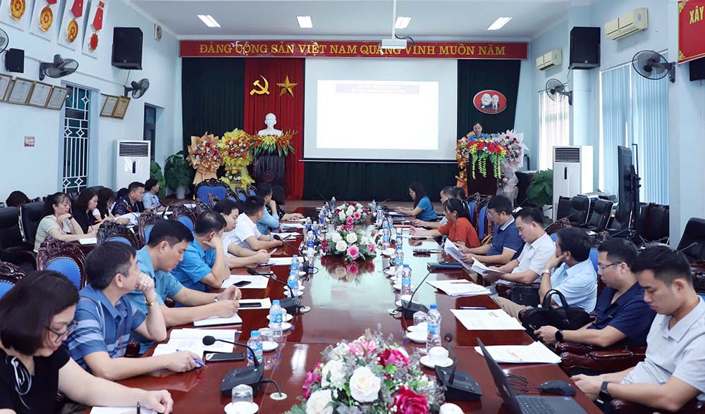 60 officials of the Health Trade Union of Hoa Binh province received professional training. Photo: Minh Chuyen