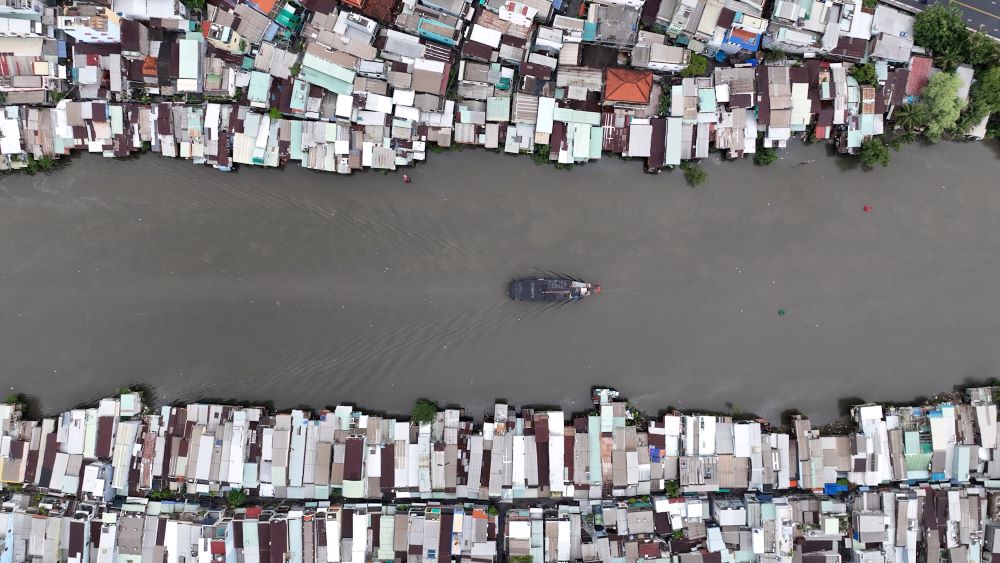 Ho Chi Minh City will clear more than 1,600 houses to renovate the North bank of the Doi Canal. Photo: Anh Tu