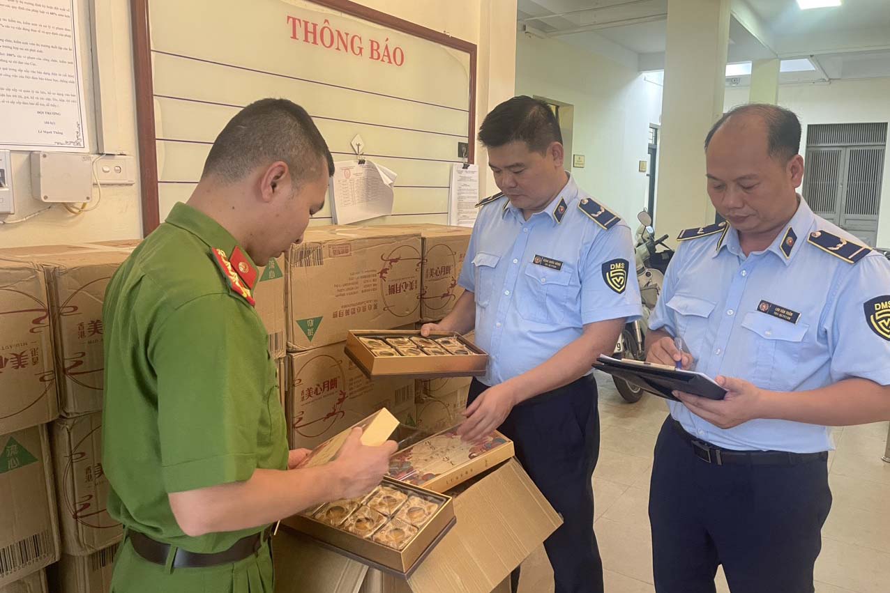 Mỗi đơn vị thuộc Ban Chỉ đạo 389 TP Hà Nội phát huy tốt vai trò của mình trong việc đấu tranh chống buôn lậu, hàng giả... Ảnh: Cục QLTT Hà Nội