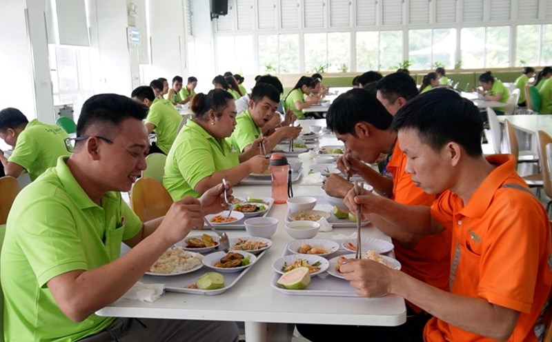 Many benefits for workers thanks to the efforts of the Trade Union. Photo: Ngoc Anh.