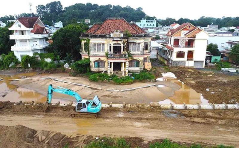 The ancient villa of Governor Vo Ha Thanh, also known as the mansion of Governor Vo Ha Thanh, is located on the Dong Nai riverside road project. Photo: HAC