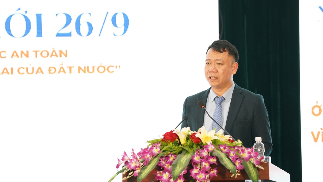 Mr. Le Thanh Dung - Director of the Department of Population said that the theme of World Contraception Day 26.9 this year in Vietnam is "Young people should take responsibility for safe sex and proactively avoid pregnancy for their own happiness and for the future of the country". Photo: Provided by the Department of Population