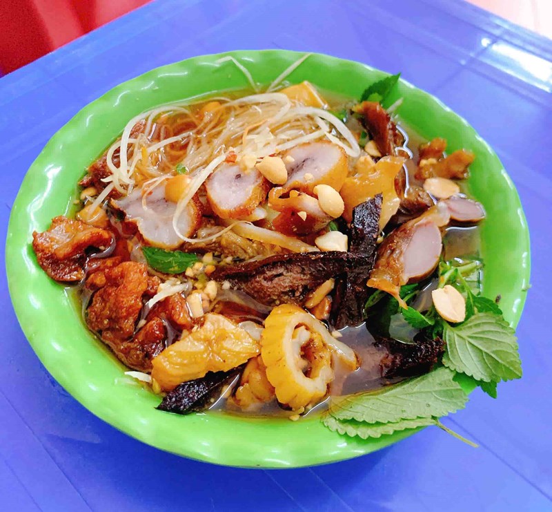 So sánh nộm Bố Già Nguyễn Trung Trực với các quán nộm nổi tiếng khác ở Hà Nội