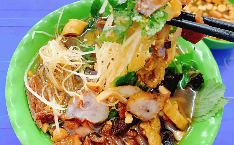 Godfather Salad is famous throughout Hanoi. Photo: Hai Ly