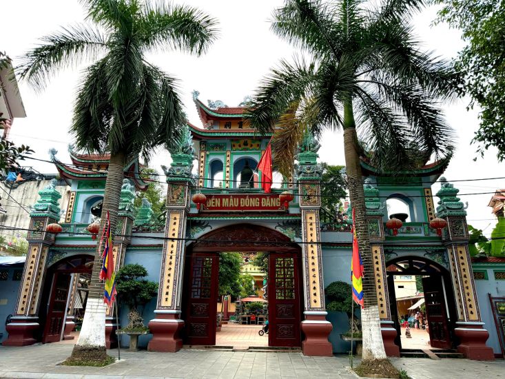 According to folk legend, Mau Temple is where the meeting between Mau Lieu Hanh and Trang Bung Phung Khac Khoan took place after he returned from his mission in China. Photo: Khanh Linh