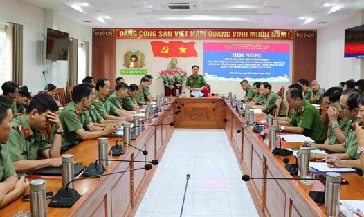 Công an chia sẻ kinh nghiệm, nâng cao năng lực trong công tác đảm bảo an ninh mạng, phòng chống tội phạm sử dụng công nghệ cao. Ảnh: Tiến Dũng