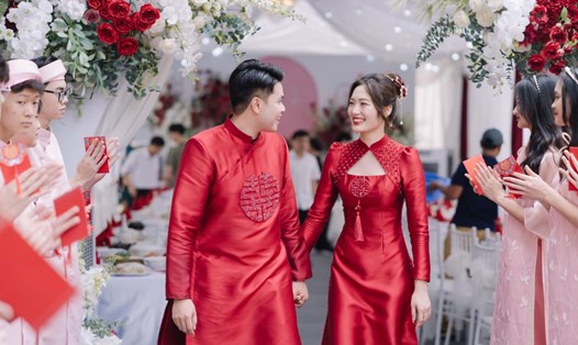 Việt Hương và ông xã đã làm đám cưới vào ngày 25.9. Ảnh: FBNV