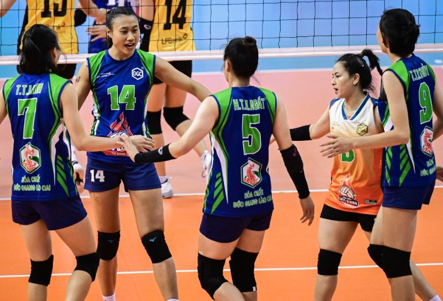 Hoa chat Duc Giang thua 0-3 truoc LPB Ninh Binh o tu ket. Anh: AVC