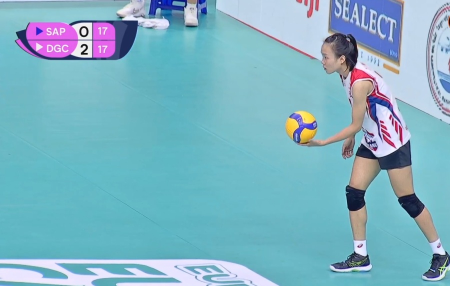 Set 3 vat va hon cho Tu Linh va cac dong doi. Anh: Cat tu video