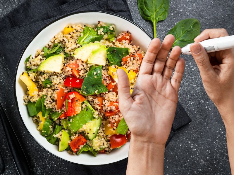 3 lunches help prevent blood sugar spikes. Graphics: Ha May