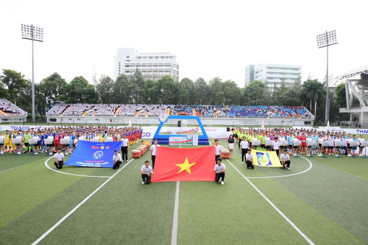 Quang canh le khai mac Giai bong da cong nhan, vien chuc 2024 tai vong loai khu vuc TPHCM vao sang 27.9. Anh: Quang Dinh