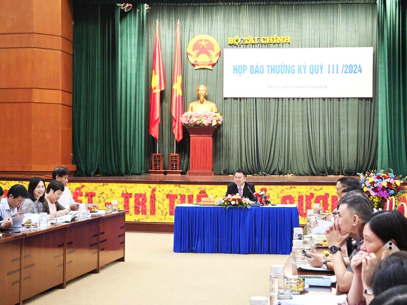 Tại buổi họp báo của Bộ Tài chính, nhiều vấn đề nóng trong lĩnh vực thuế liên tục được đề cập. Ảnh: Minh Ánh