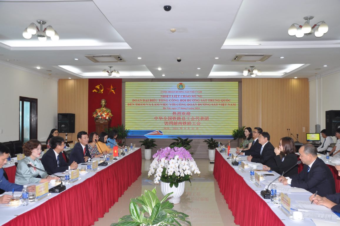 Toàn cảnh buổi làm việc giữa hai bên. Ảnh: Bảo Hân 