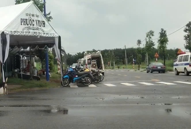 The scene of the truck accident where the wife drove over her husband, killing him. Photo: Dinh Trong