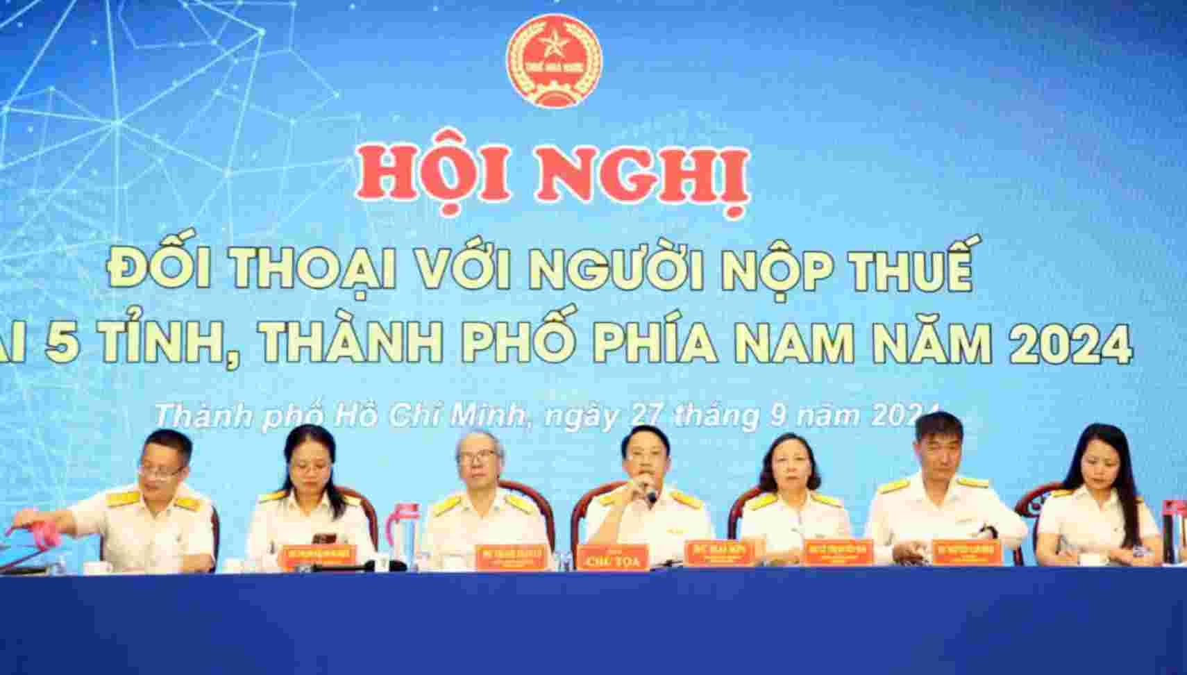 Nhieu noi dung duoc giai dap, trao doi thang than tai Hoi nghi. 