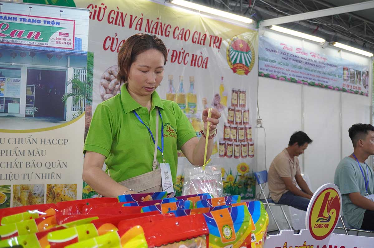 Lap xuong, banh trang tai hoi nghi.