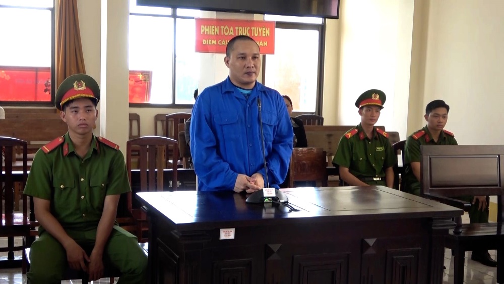 Police discovered 2 guns at the house of a drug user