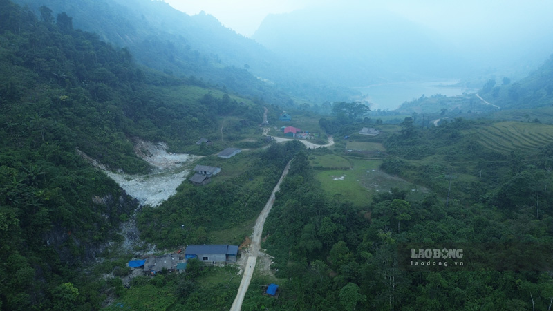 Mặt bằng làm tái định cư cách vị trí cũ nơi các hộ dân đang ở khoảng hơn 1km. Ảnh: Đinh Đại 