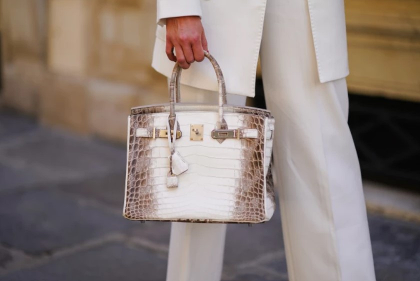 Tui Hermes Birkin Himalaya duoc coi la bieu tuong cua su xa xi. Anh: Sotheby's