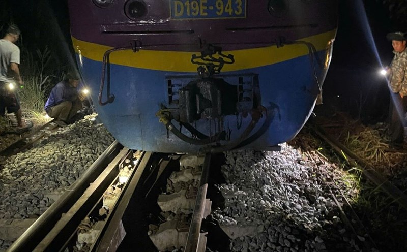 Scene of the train derailment. Photo: H.Nhat.