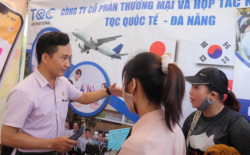 Thousands of job opportunities for workers in Da Nang City. Photo: Nguyen Linh