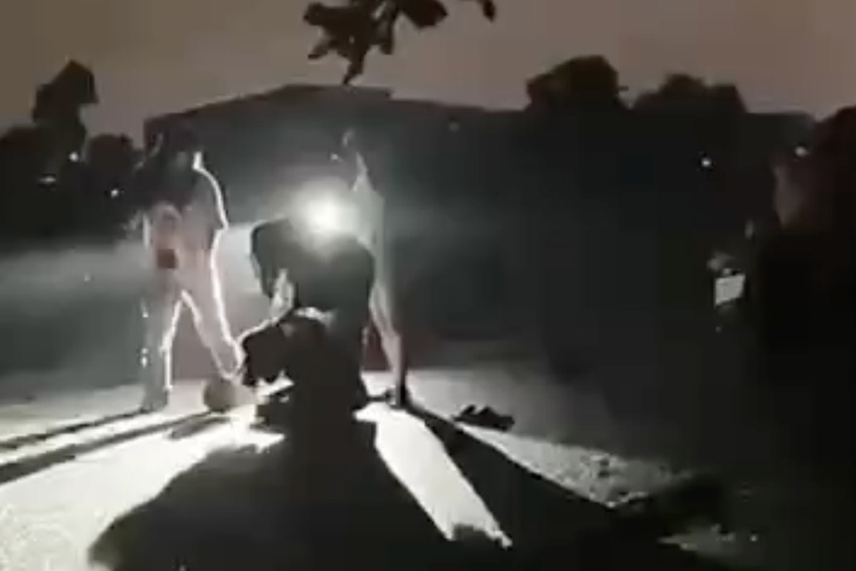 Nữ sinh lớp 10 bị 3 người hành hung trong đêm ở TPHCM. Ảnh: Đông Hoàng