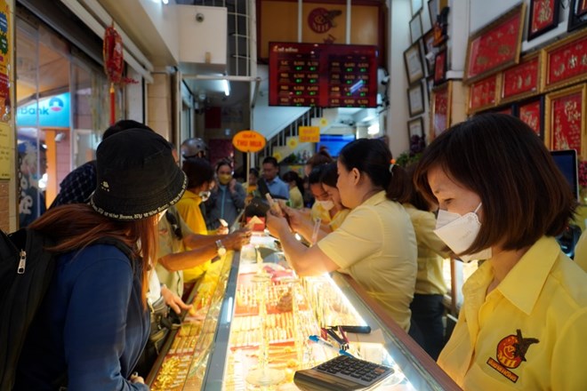 Dự báo giá vàng thời gian tới, đầu tư như nào để chốt lời?