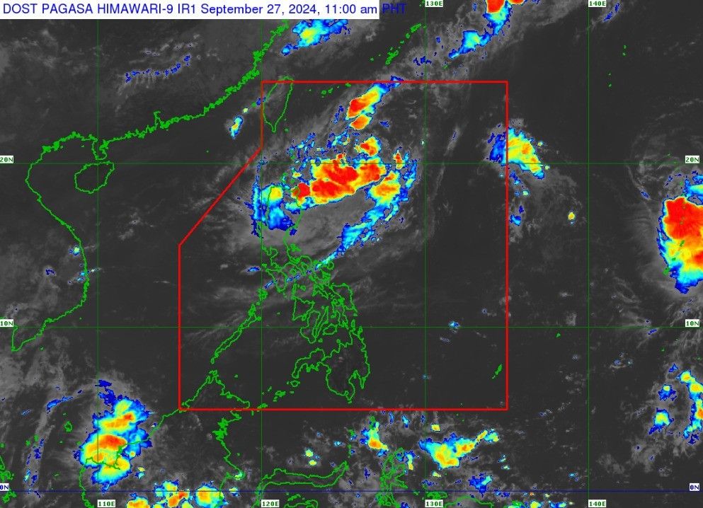 Tropical Depression Julian is currently located about 525 km east of Itbayat, Batanes (Philippines) as of 11:00 a.m. on September 27 (local time). Photo: PAGASA